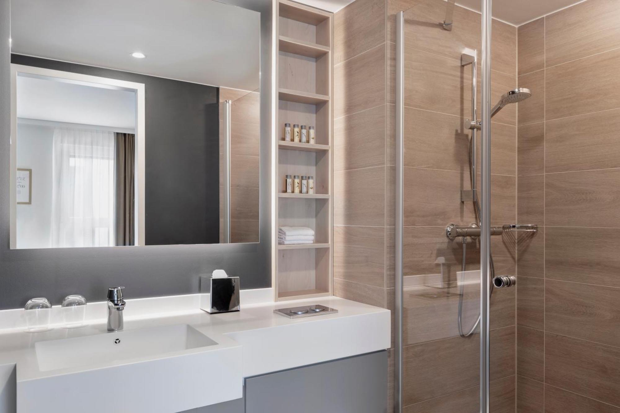 Residence Inn By Marriott Hamburg Altona Bagian luar foto