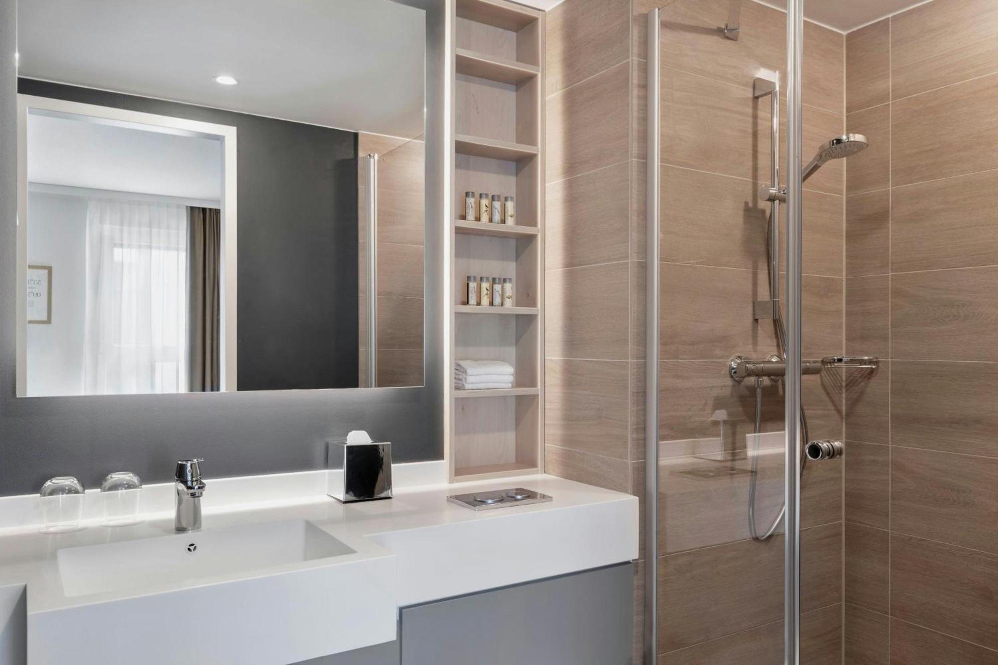 Residence Inn By Marriott Hamburg Altona Bagian luar foto